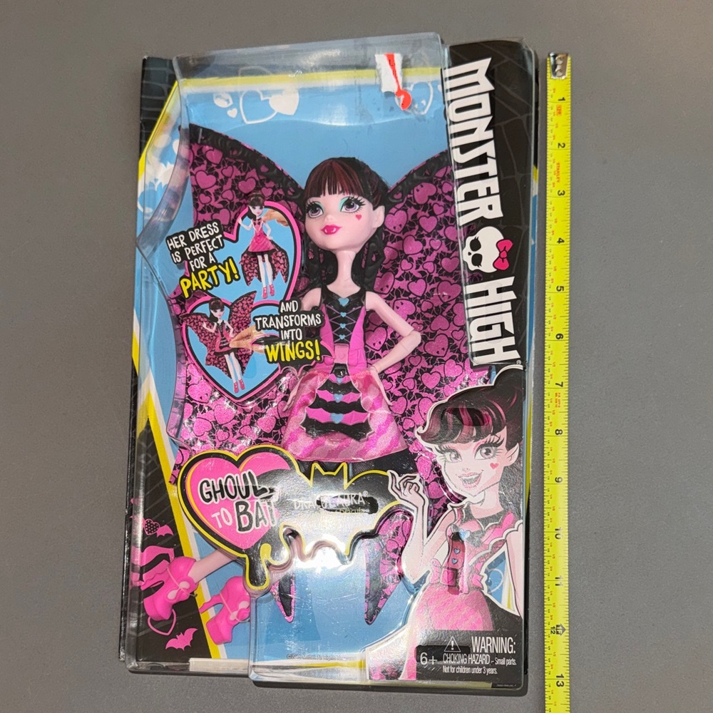 Monster High Ghoul to Bat Doll with Pink and Black Outfit Mattel 2015 NIB - Picture 7 of 8